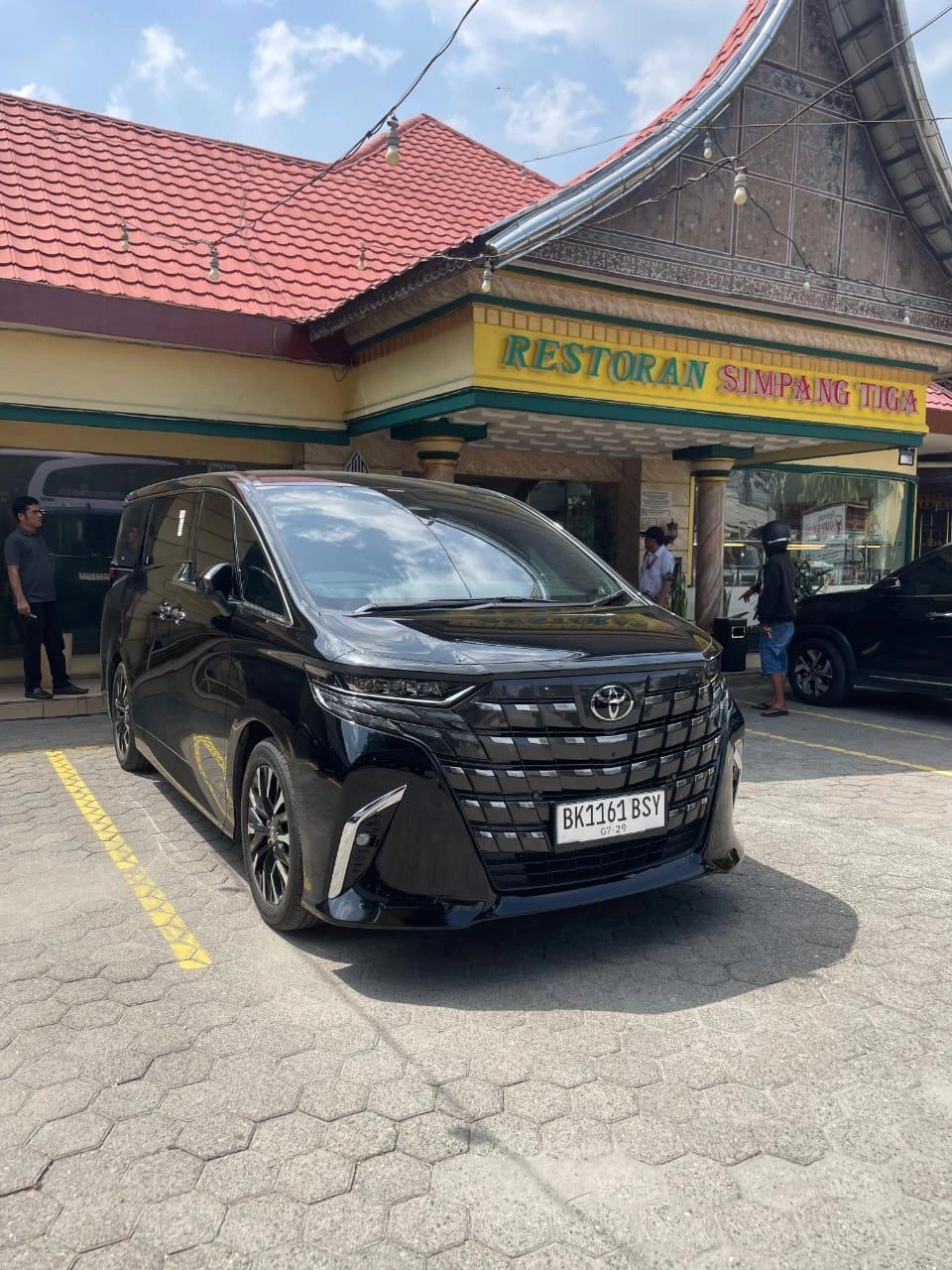 Rental Alphard Medan